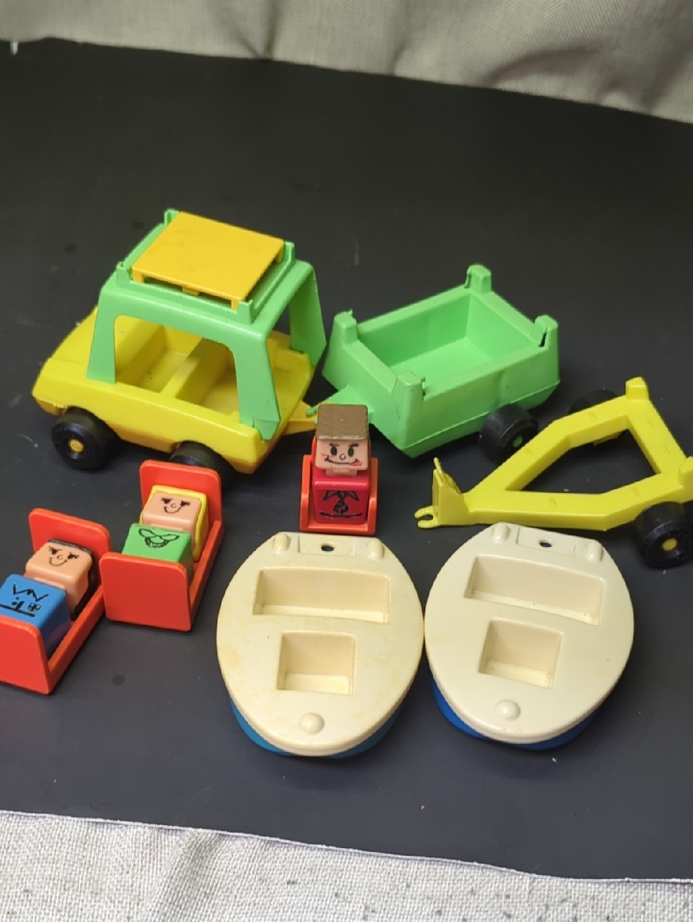 playskool familiar places vehicles and blockhead‎ figures.